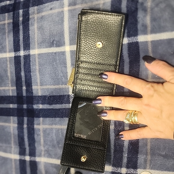 Anne Klein small wallet. - Picture 4 of 7